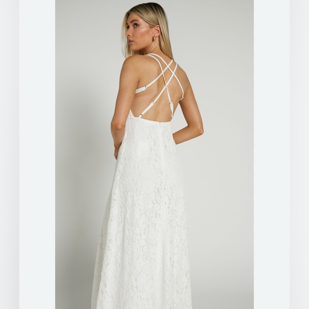 Annabelle Lace Maxi Dress White
Turn heads in this stunning gown NWT 4 - Picture 2 of 10
